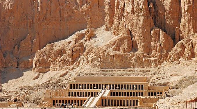 وادي الملوك اكتشف سرّ أسرار الملوك الفراعنة في مقبرتهم الجميلة