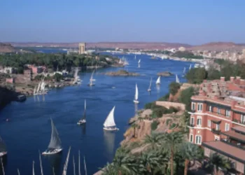 السفر عبر النيل في أسوان