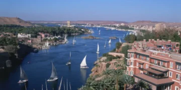 السفر عبر النيل في أسوان