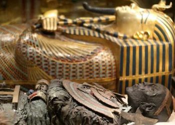 تابوت توت عنخ أمون