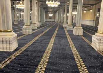 مسجد الحسين في مصر من الداخل