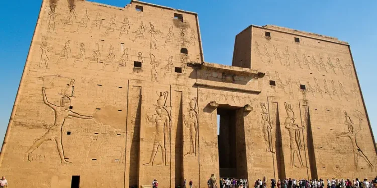 معبد حورس في إدفو