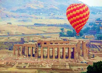 استكشاف مزارات الاقصر: رحلة ساحرة إلى التاريخ والحضارة المصرية القديمة