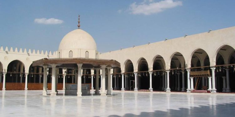 اول مسجد بنى فى مصر فى الفسطاط