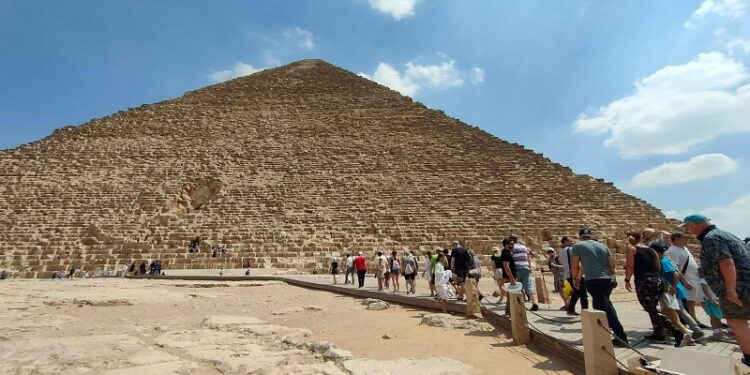 زيارة الأهرامات من الداخل