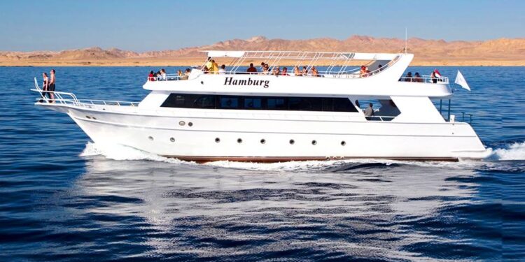 رحلات بحرية العين السخنة​